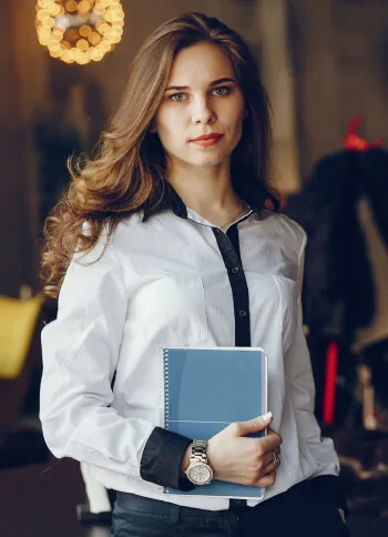 Our Financial Experts The Team  Member Solution. - 亿万28